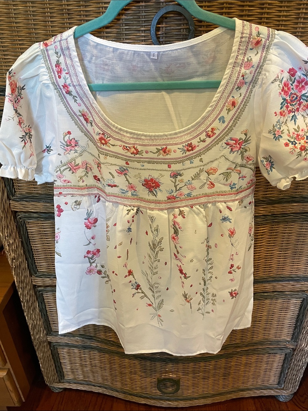 Scoop Neck White Floral Peasant Top